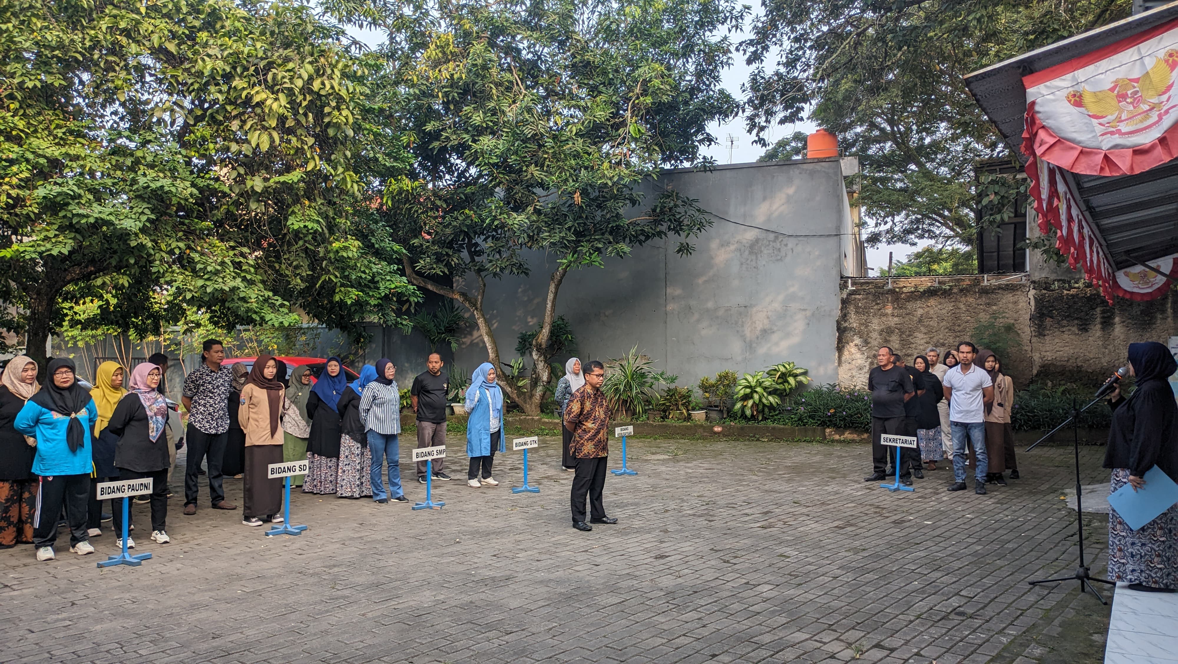 Apel Pagi Dirangkaikan Dengan Hari Pendidikan Nasional Dilingkungan Dinas Pendidikan dan Kebudayaan Kota Serang