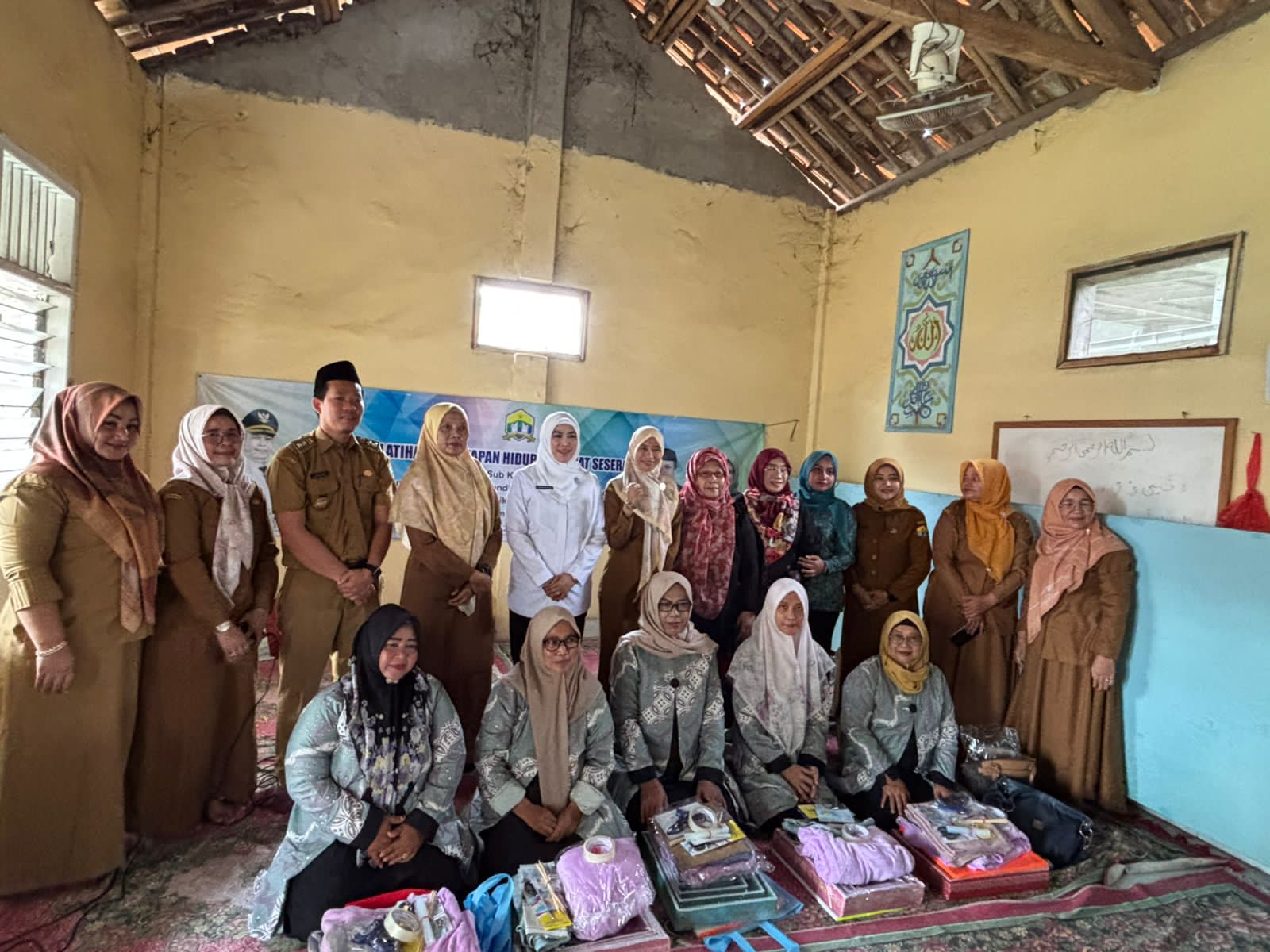 Pelatihan Kecakapan Hidup Membuat Seserahan